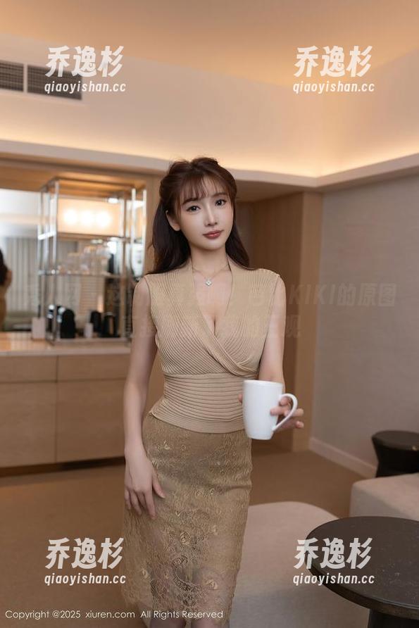 秀人网 - 这制服真强啊！芭比KIKI的原图直接刷新了我的三观