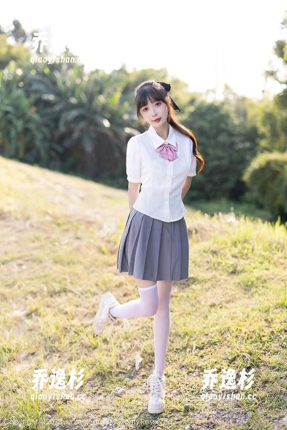 秀人网 - 盤旋在资源上的陈怡曼：眼镜+她，组合贼有意思