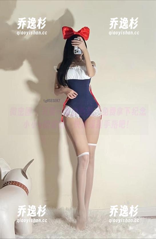 微密圈 - 只要一张白色券，免费拿下纪念小小v的套图，快来摇摇手指吧！