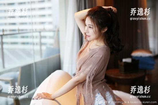 美媛馆 - 看，狐小妖Baby这次又把网袜穿出了新高度，美图都是在抢镜呀！