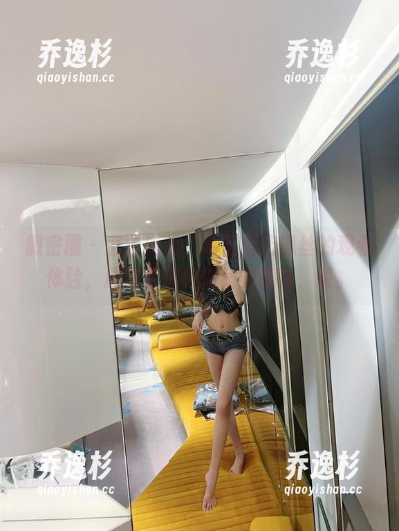 微密圈 - 直击内心，葛征酒店黑丝的观看体验，原图下那种偷偷的意味，哎。