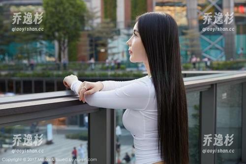 蜜桃社-伊琳 蜜桃社 - 伊琳在线:我和婚纱之间的微妙关系,真的有点小尴尬…