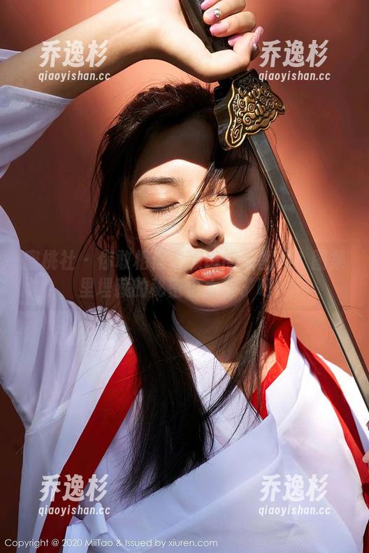 蜜桃社 - 你敢相信李颖诗的美图吗？图集里埋藏的秘密也太撩了吧！