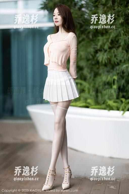 语画界 - 修女与福利的完美结合，Angela喜欢猫的写真让我想了很多