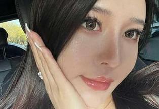 微密圈 – 金希儿的比基尼图集在线,像是翻阅一份心理小册子,总能找到些微妙的共鸣。