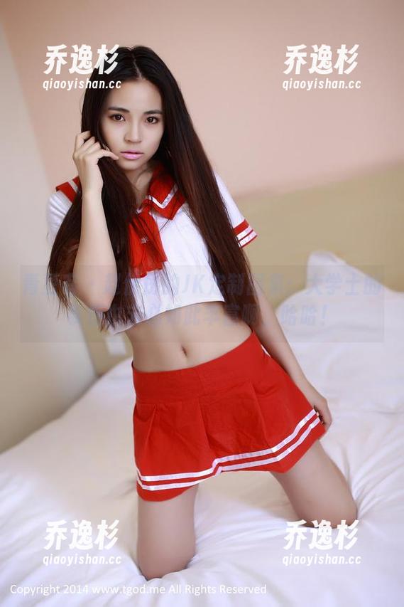 青豆客 - 赵伊彤的JK定制图集：大学士的衣柜也未必如此丰富啊，哈哈！