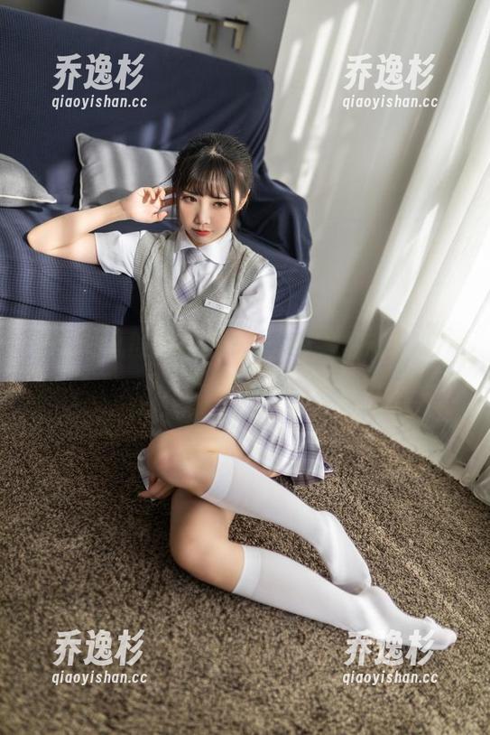 面饼仙儿的旗袍cos，太倚着灯光了吗？积极了吧。